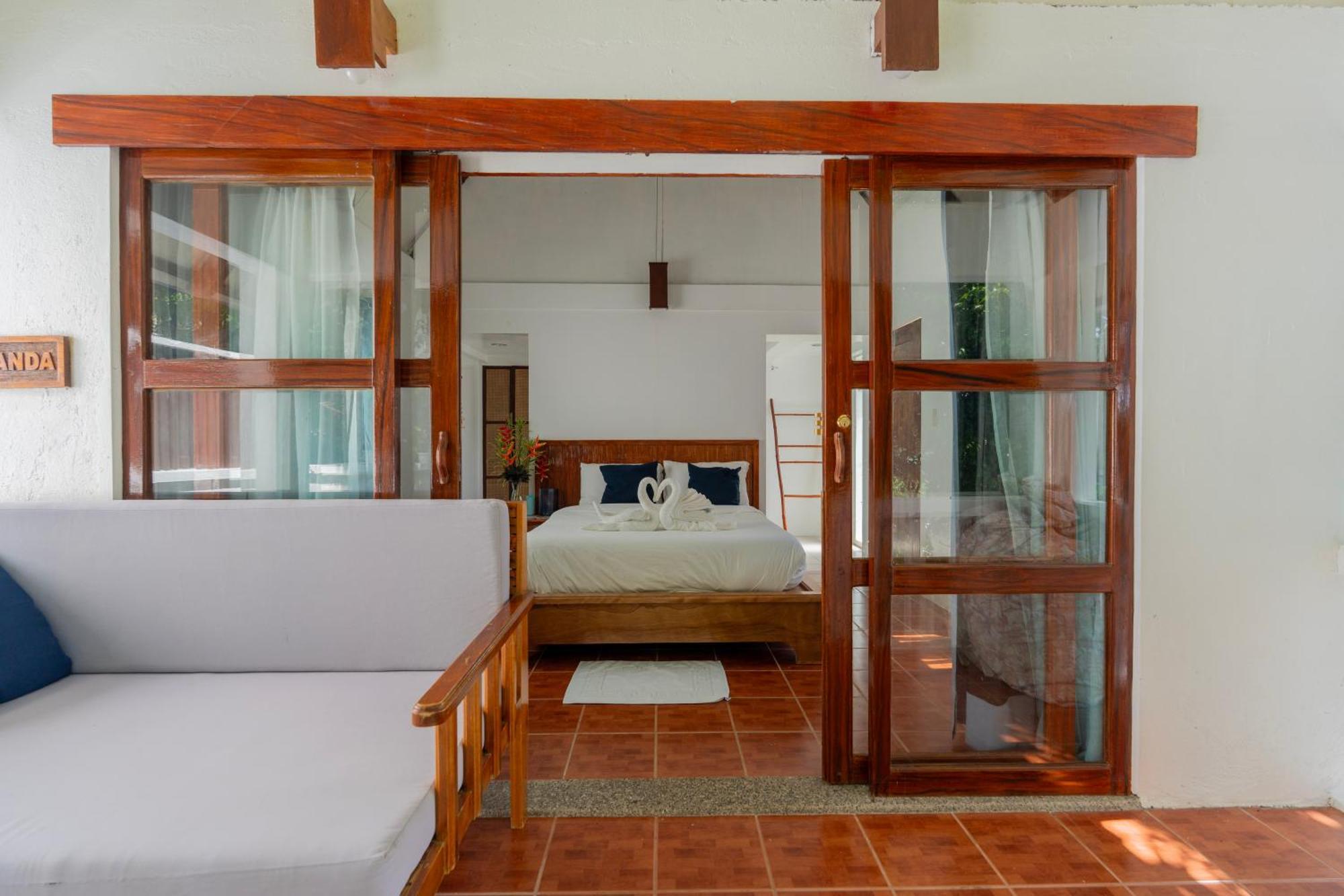 Casalay Boutique Villas & Dive Puerto Galera Kültér fotó